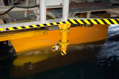 声纳导流罩振动分析